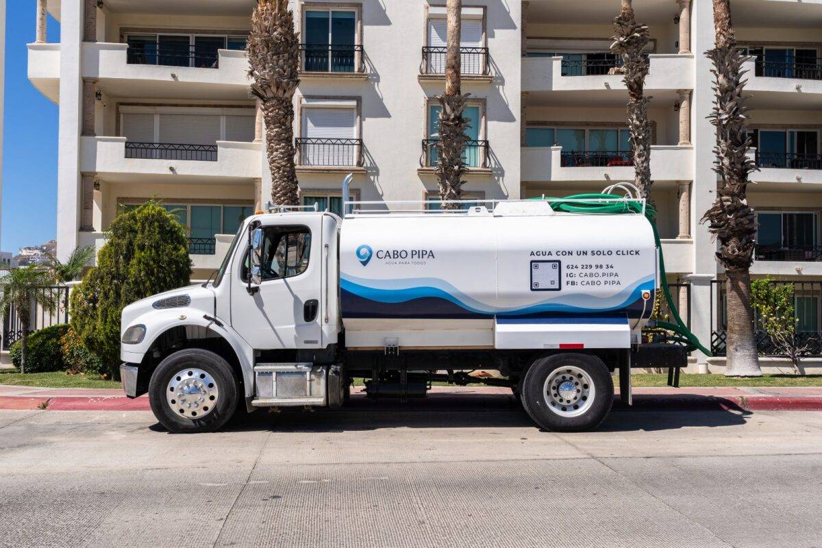 Cabo Pipa truck on a residential delivery route